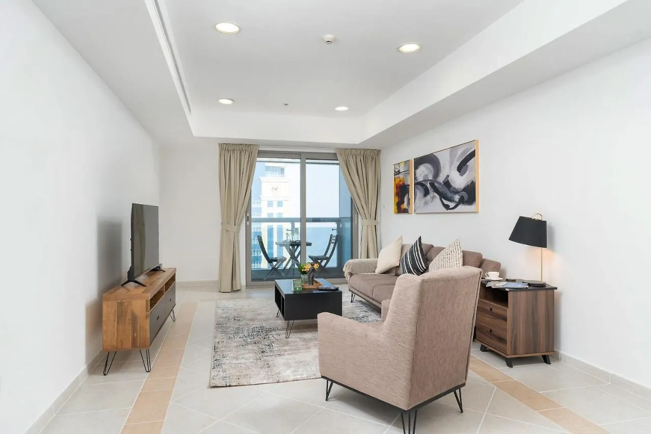 Vibrant - Prime Location Dubai Marina - Near Metro Apartment