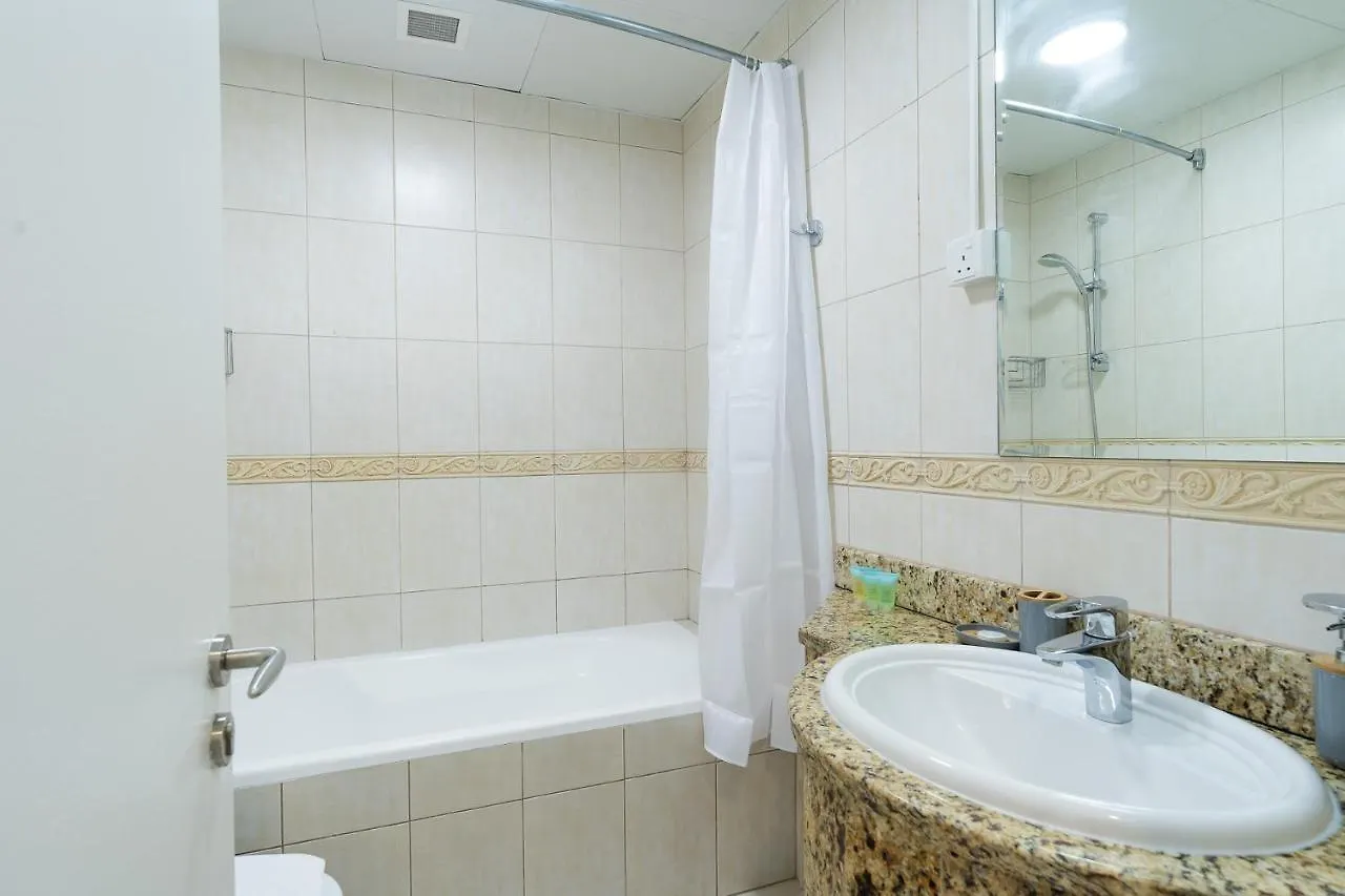 Vibrant - Prime Location Dubai Marina - Near Metro Apartment United Arab Emirates