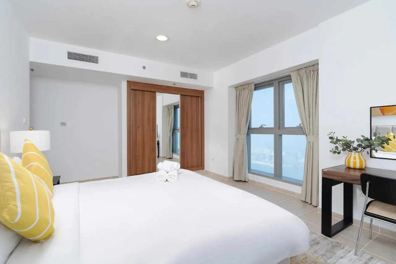 Vibrant - Prime Location Dubai Marina - Near Metro Apartment