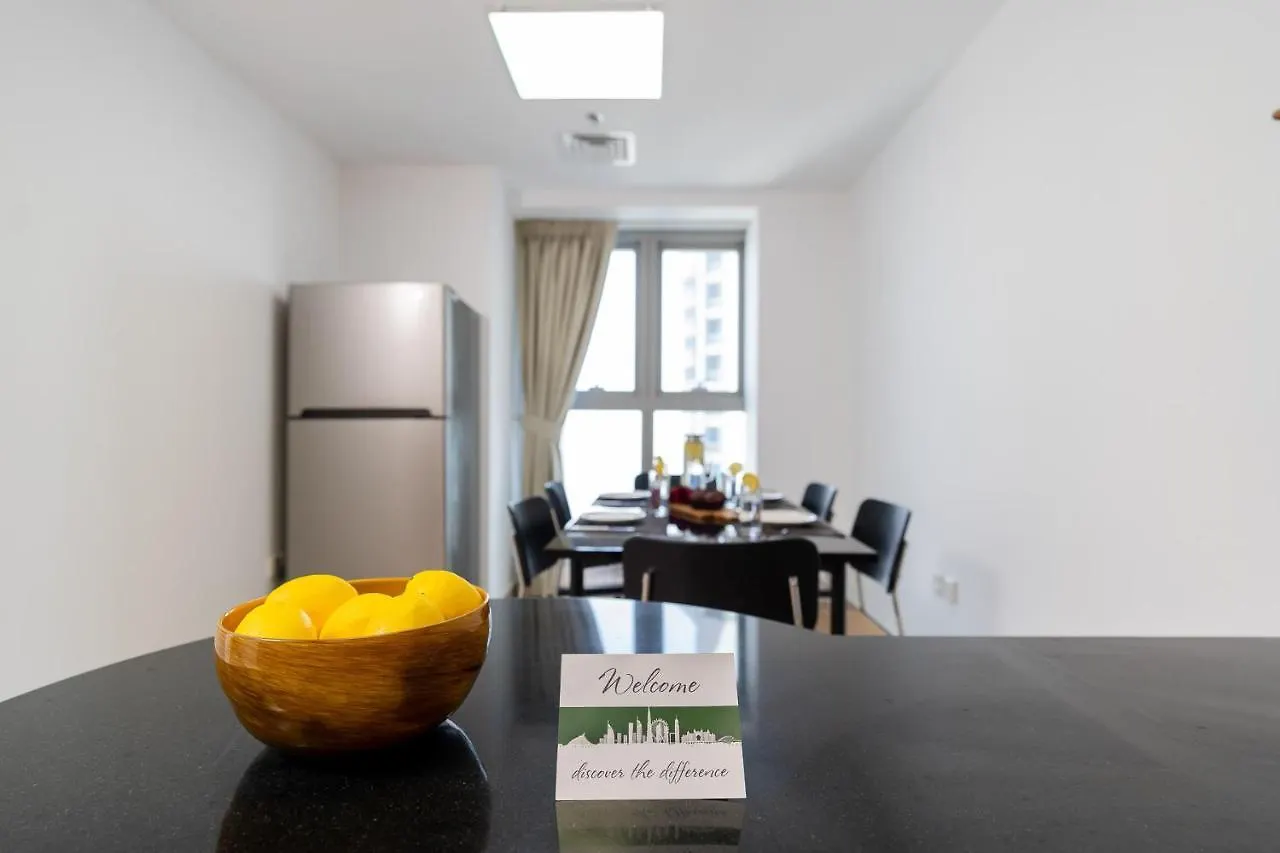 Vibrant - Prime Location Dubai Marina - Near Metro Apartment