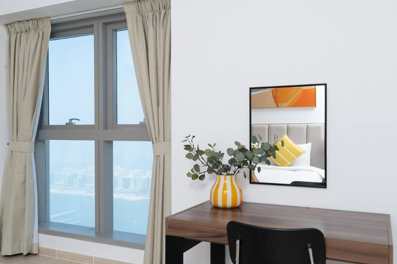 Vibrant - Prime Location Dubai Marina - Near Metro Apartment